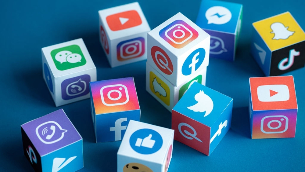 Social media apps logotypes printed on a cubes